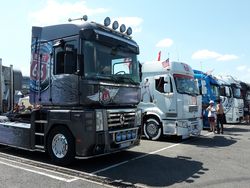 magnum show truck